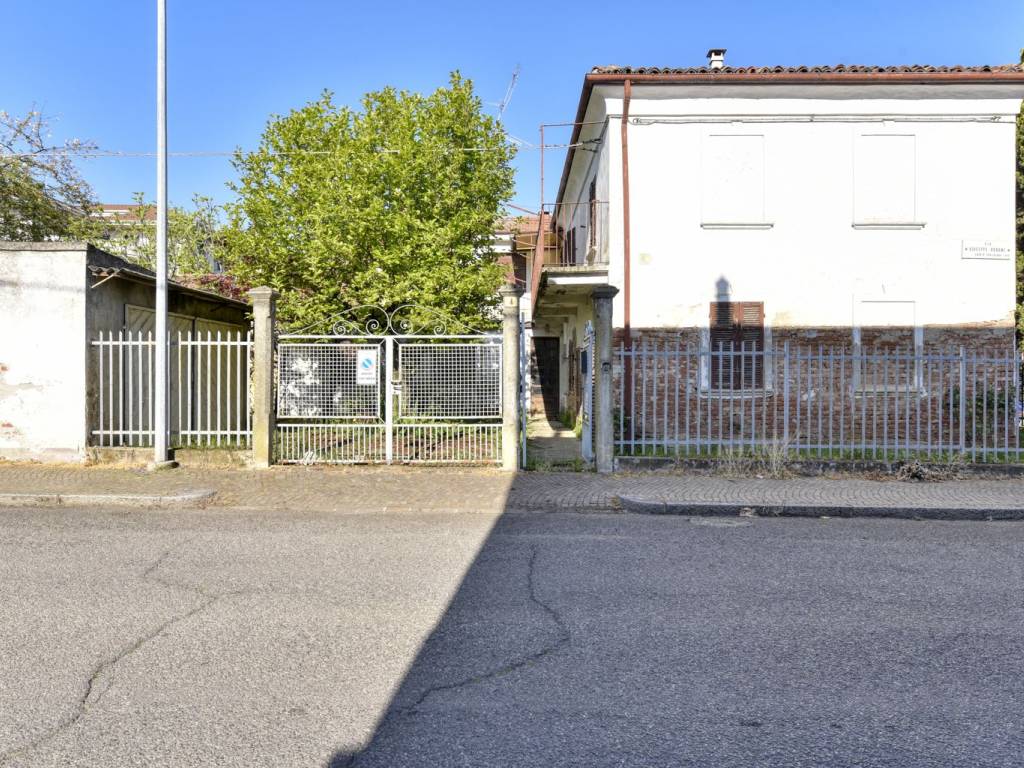Casa indipendente a Valenza in Via Giuseppe Oddone, 2 - Foto 3