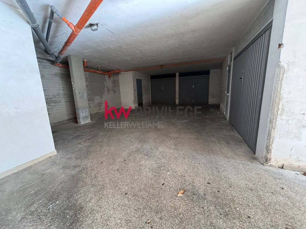 Box / garage a Brindisi in Via Ruggero De Simone, 7 - Foto 5