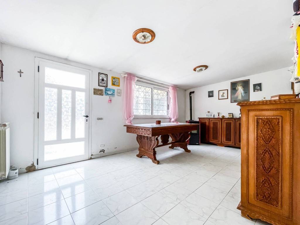 Villa a Aprilia in Via Ampollino - Foto 3