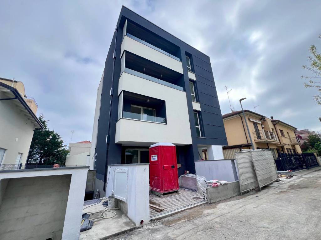Appartamento a Riccione in Viale Ugo Bassi - Foto 2