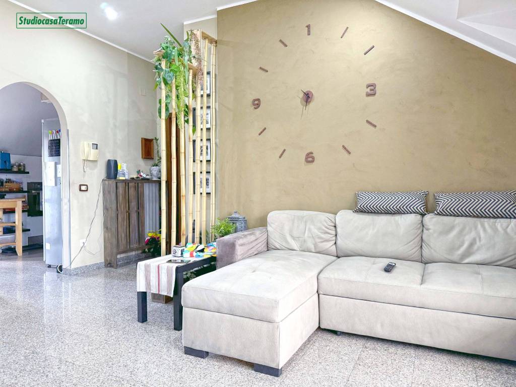 Appartamento a Teramo in Via Giulio Cesare Canzanese - Foto 4