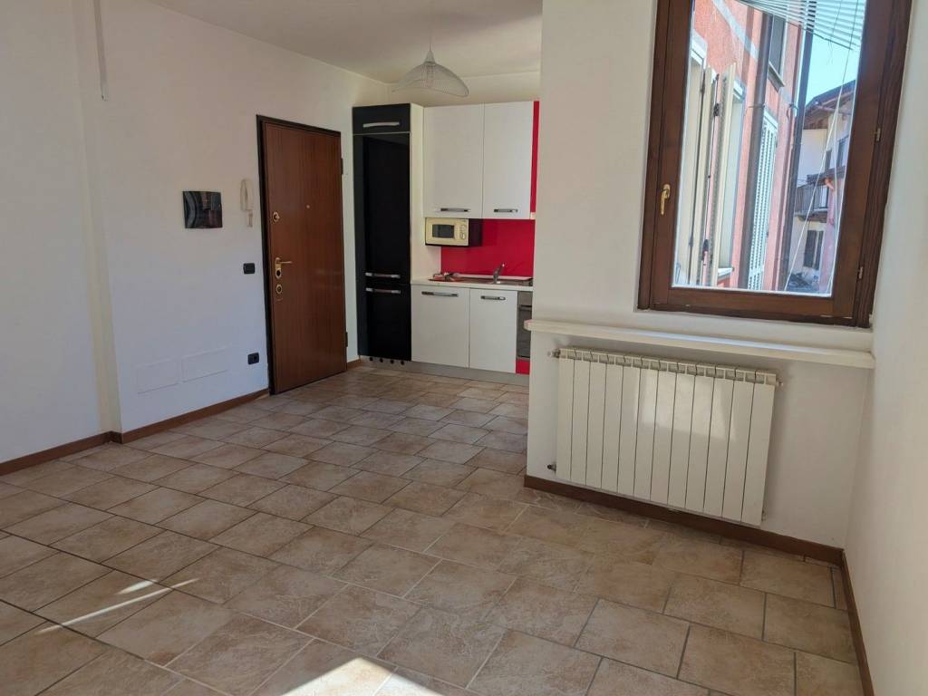 Appartamento a Besano in Via P. Girola, 25 - Foto 3