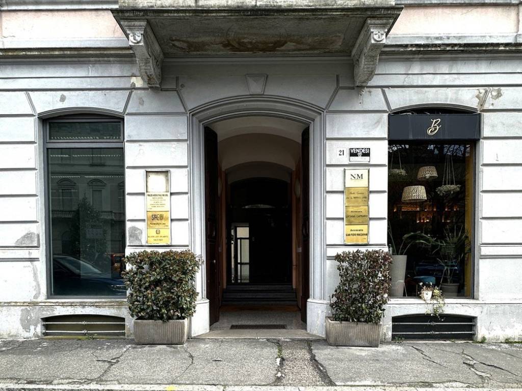 Appartamento a Luino in Via Vittorio Sereni, 7 - Foto 2