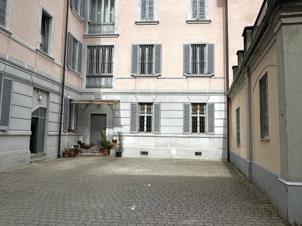 Appartamento a Luino in Via Vittorio Sereni, 7 - Foto 3