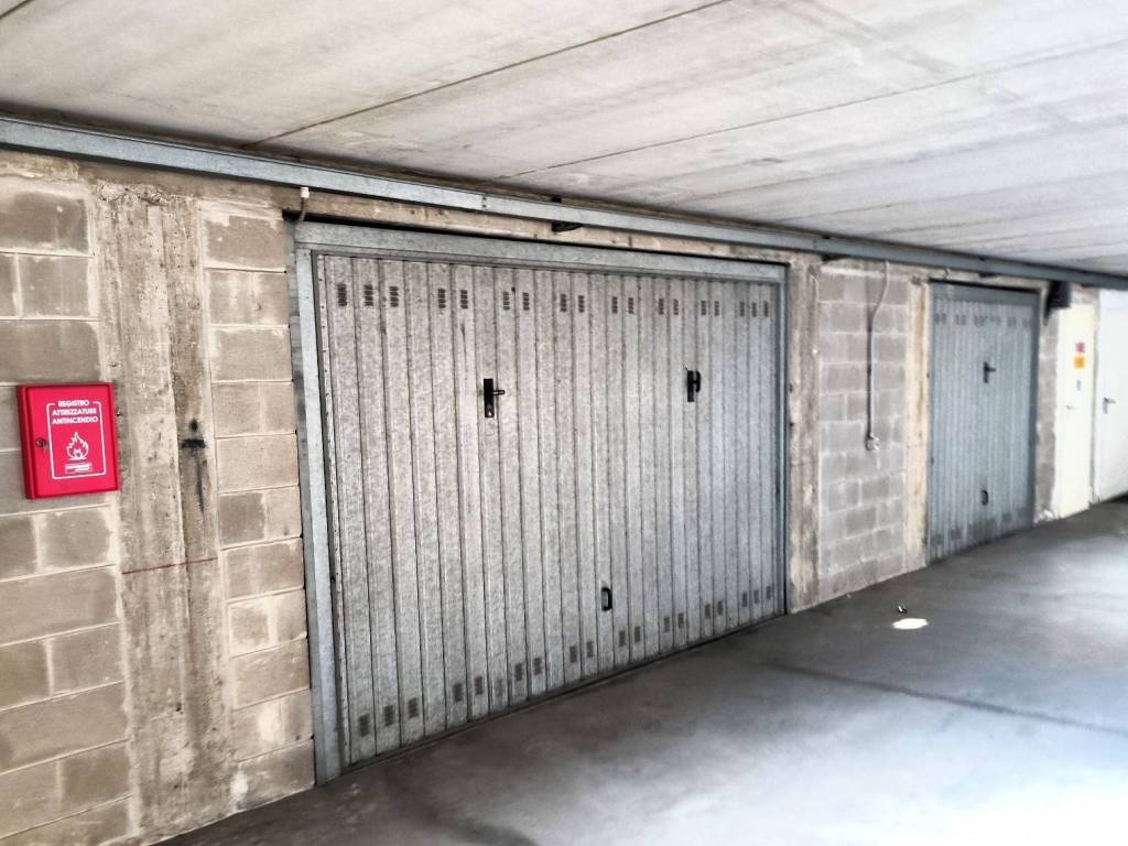 Box / garage a Limbiate in Corso Como, 18 - Foto 2