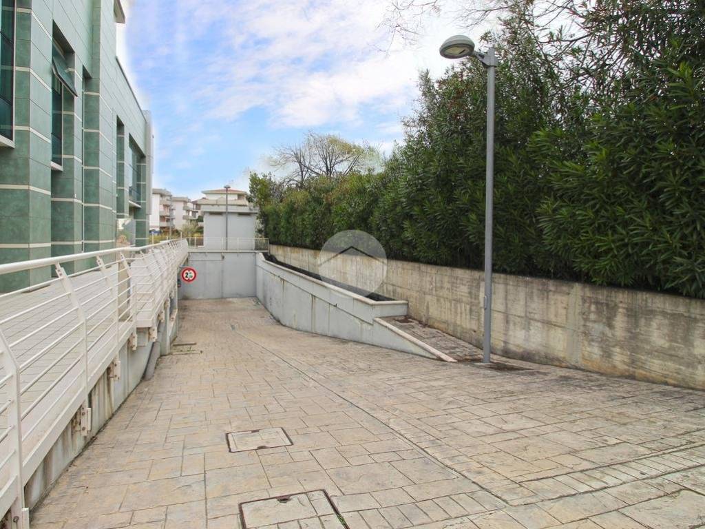 Box / garage a San benedetto del tronto in Via G. da Buglione, 1 - Foto 3