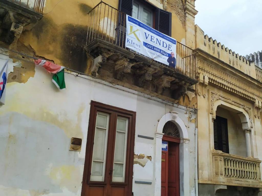Casa indipendente a Santa croce camerina in Piazza V. Emanuele II, 37 - Foto 2