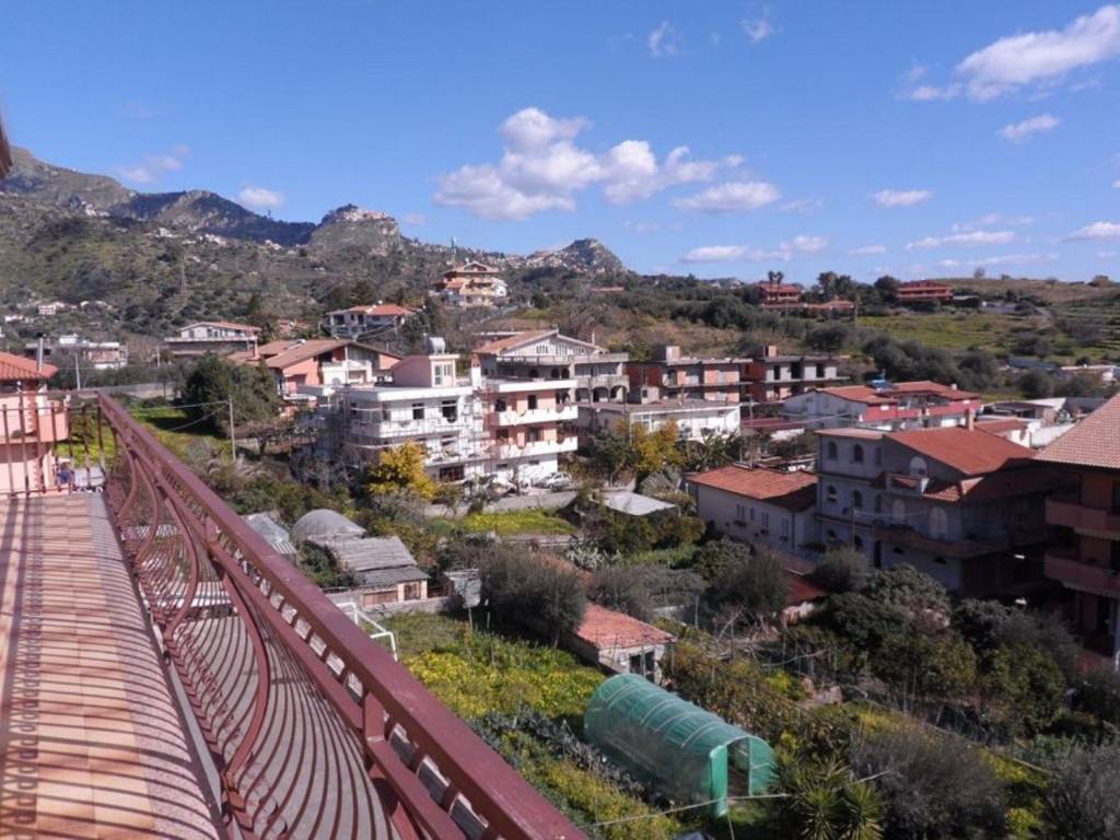 Palazzo / stabile a Taormina in Via Bruderi, 44 - Foto 2