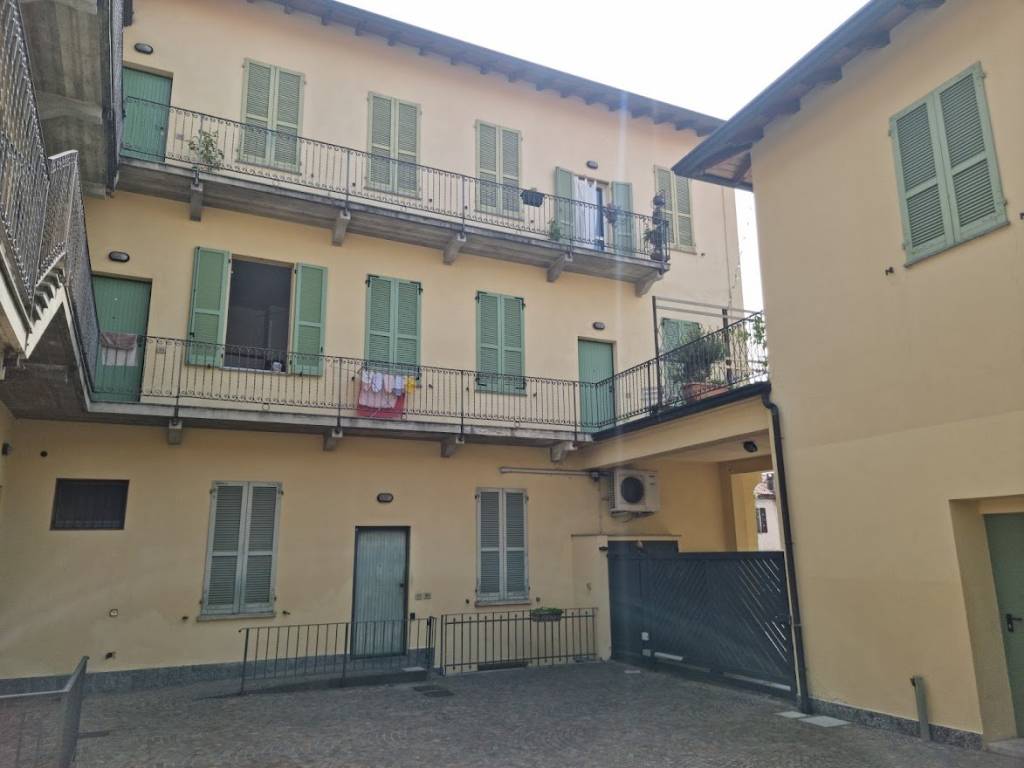 Appartamento a Carnago in Piazza Generale Armando Diaz, 13 - Foto 3