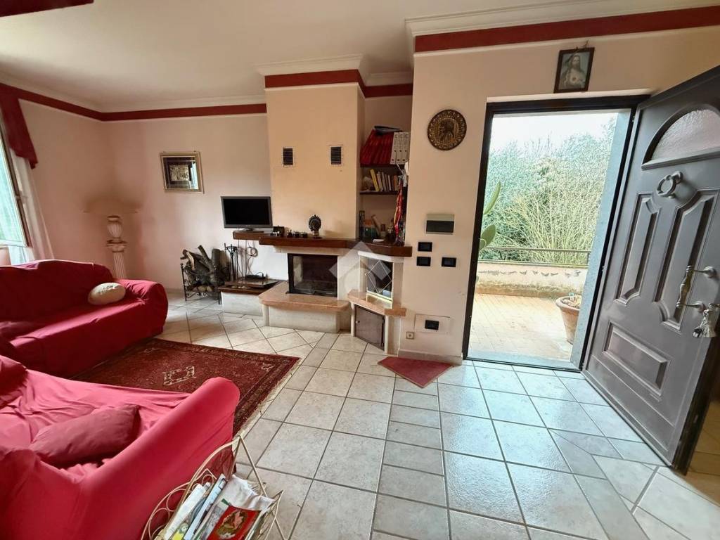 Villa a Montefiascone in Via Zepponami - Foto 3