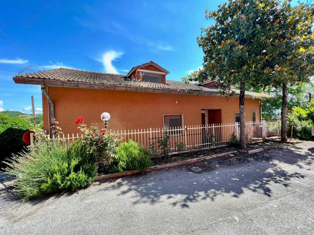 Appartamento a Fabriano in FRAZ. MELANO, 123 - Foto 2