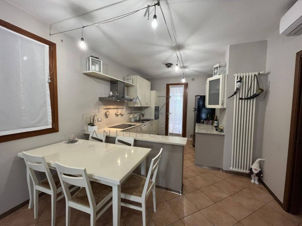 Villetta a schiera a Asolo in Via Giacomo Puccini - Foto 5