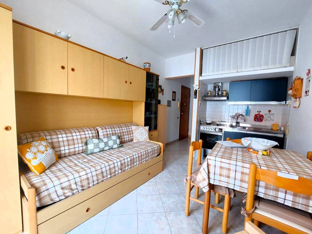 Appartamento a San bartolomeo al mare in Via Martiri della Libertà - Foto 3