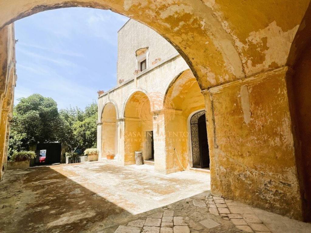 Palazzo / stabile a Ugento in Via Roma - Foto 3