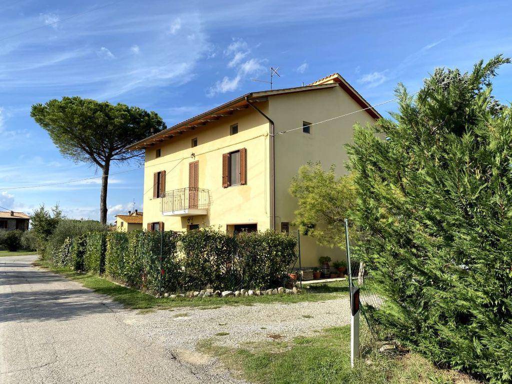 Villa a Castiglione del lago in Via XXV Aprile 3 - Foto 2