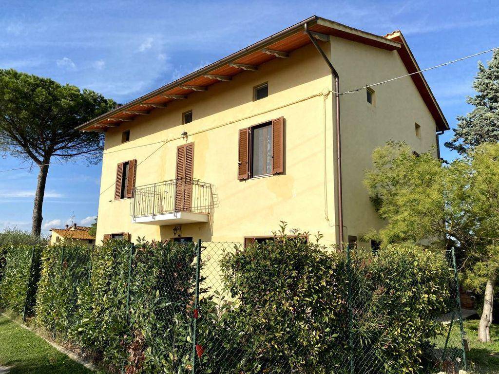 Villa a Castiglione del lago in Via XXV Aprile 3 - Foto 3