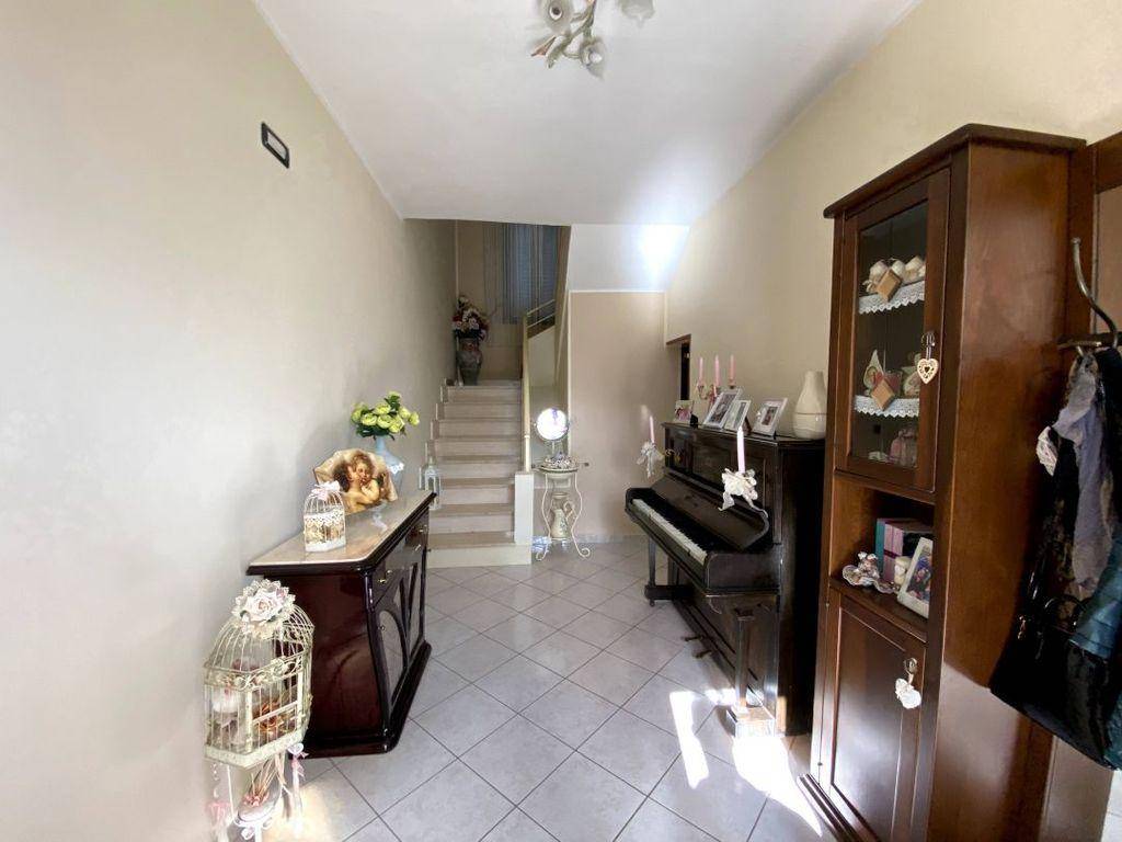 Villa a Castiglione del lago in Via XXV Aprile 3 - Foto 4