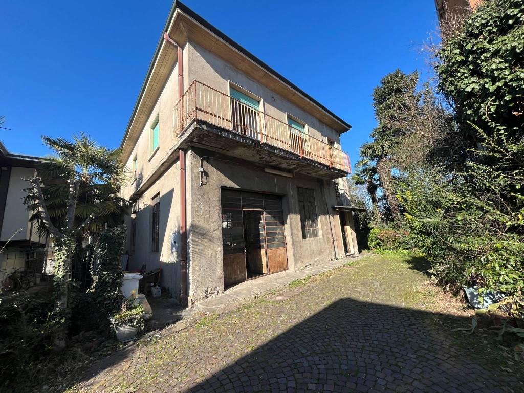 Villa a Busto arsizio in Via Strapera, 5 - Foto 2