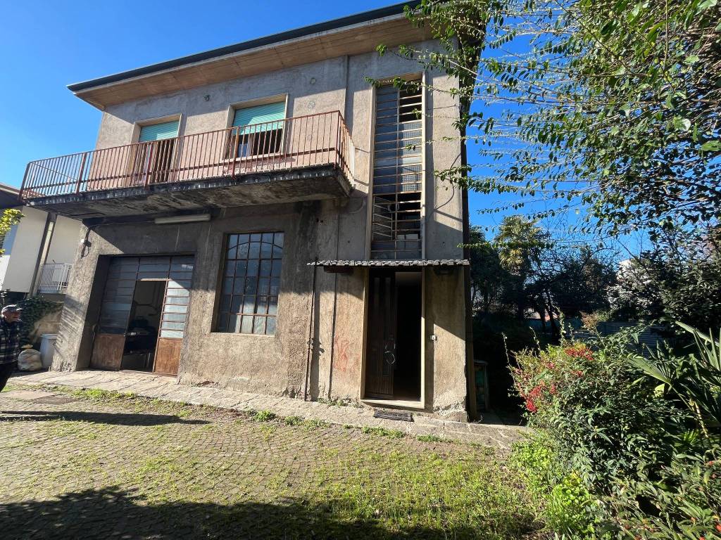 Villa a Busto arsizio in Via Strapera, 5 - Foto 3