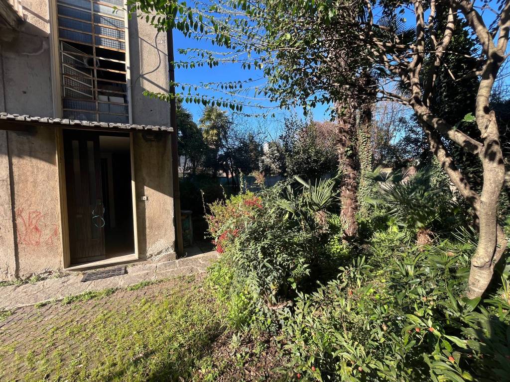 Villa a Busto arsizio in Via Strapera, 5 - Foto 4