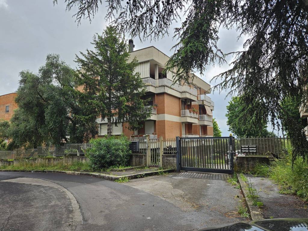 Appartamento a Cisterna di latina in Via Luigi Bartolani - Foto 3