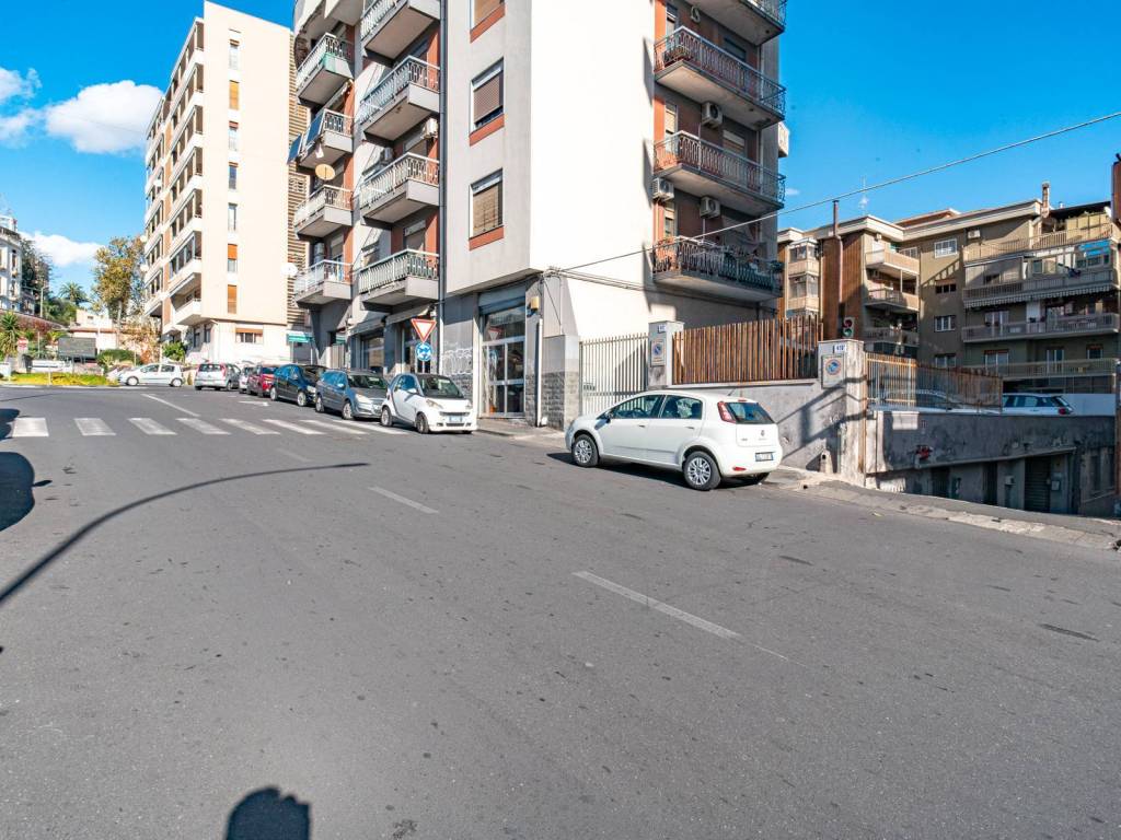 Box / garage a Catania in Via Caronda, 470 - Foto 3