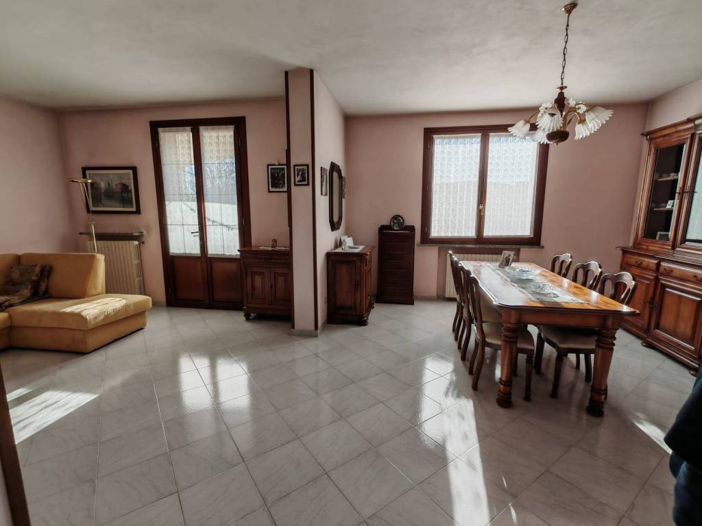 Villa a Bagnolo san vito in Via Camillo Benso di Cavour - Foto 4