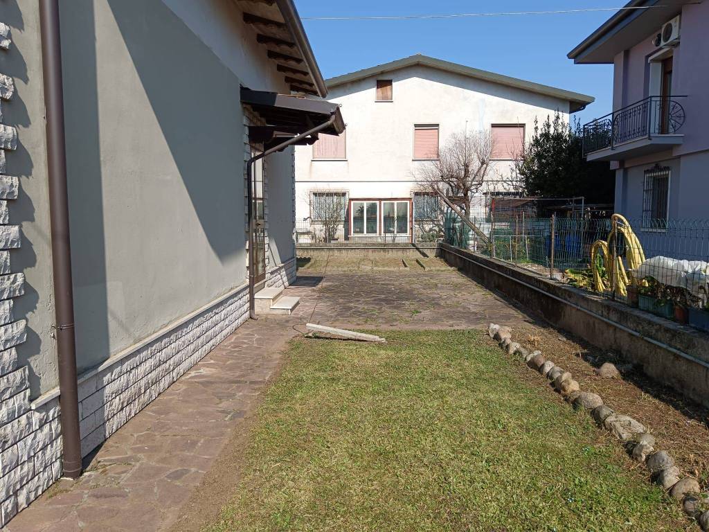 Villa a Ghedi in Via Camillo Benso di Cavour - Foto 2