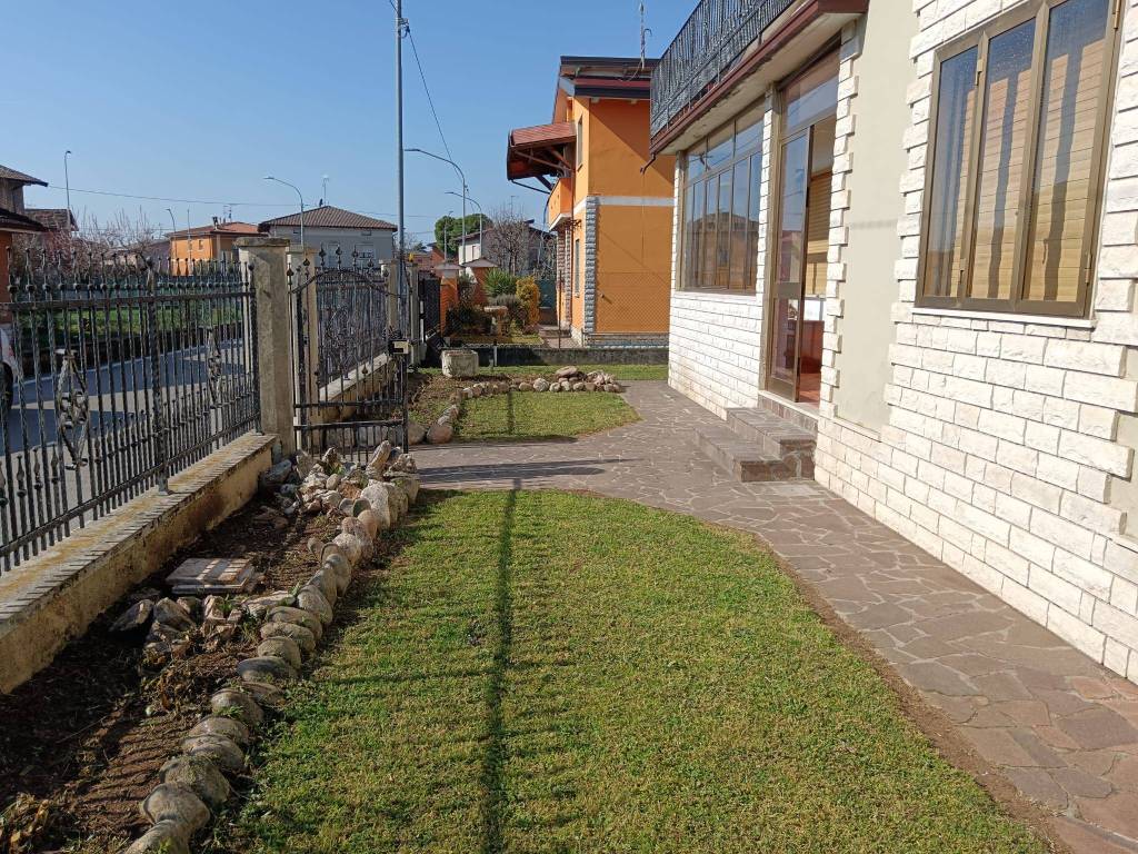 Villa a Ghedi in Via Camillo Benso di Cavour - Foto 3