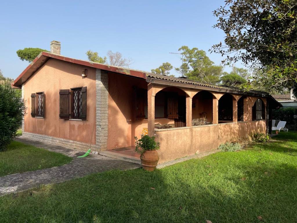 Villa a San felice circeo in Via 4 Novembre - Foto 2