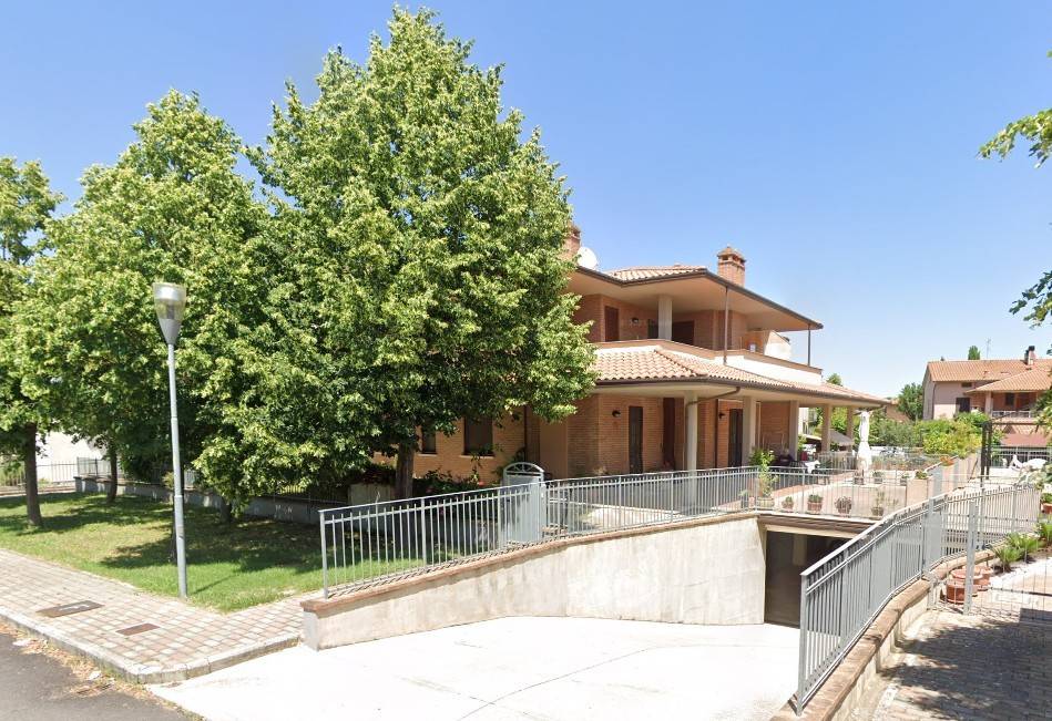 Appartamento a Castiglione del lago in Piazza Aereonautica - Foto 2