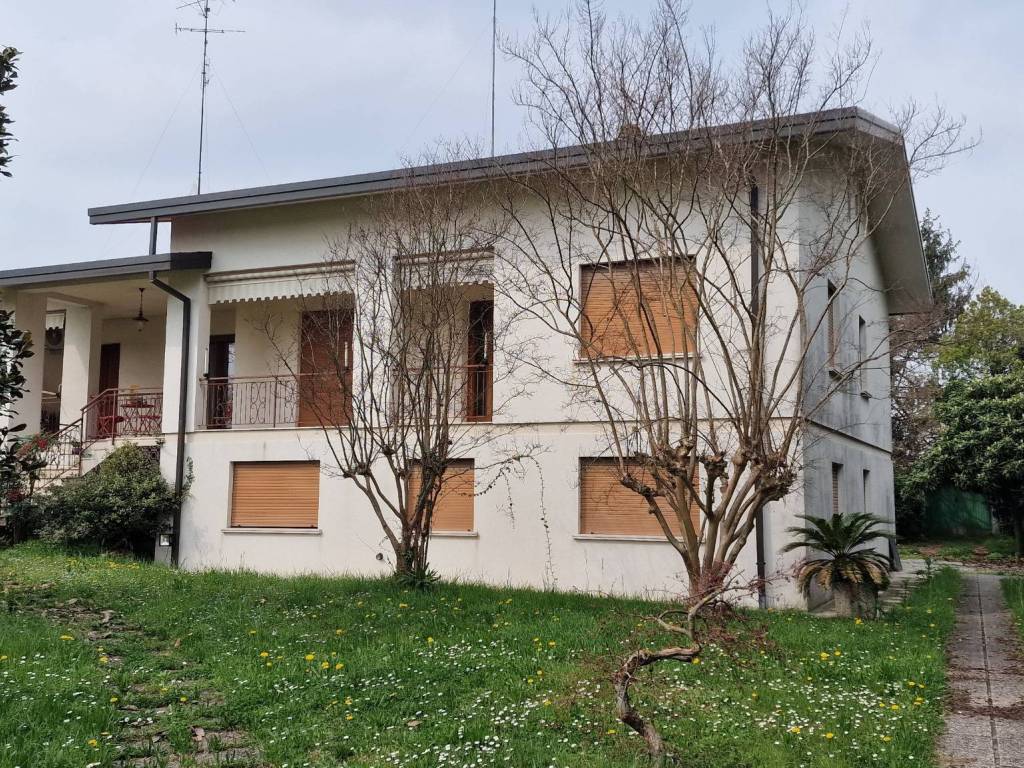 Villa a Sacile in Via Topaligo - Foto 2