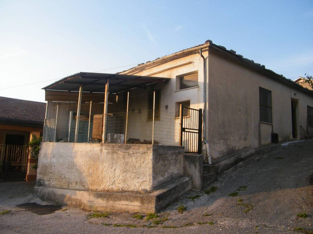 Casa indipendente a Alatri in Via Case Mangiapelo - Foto 2