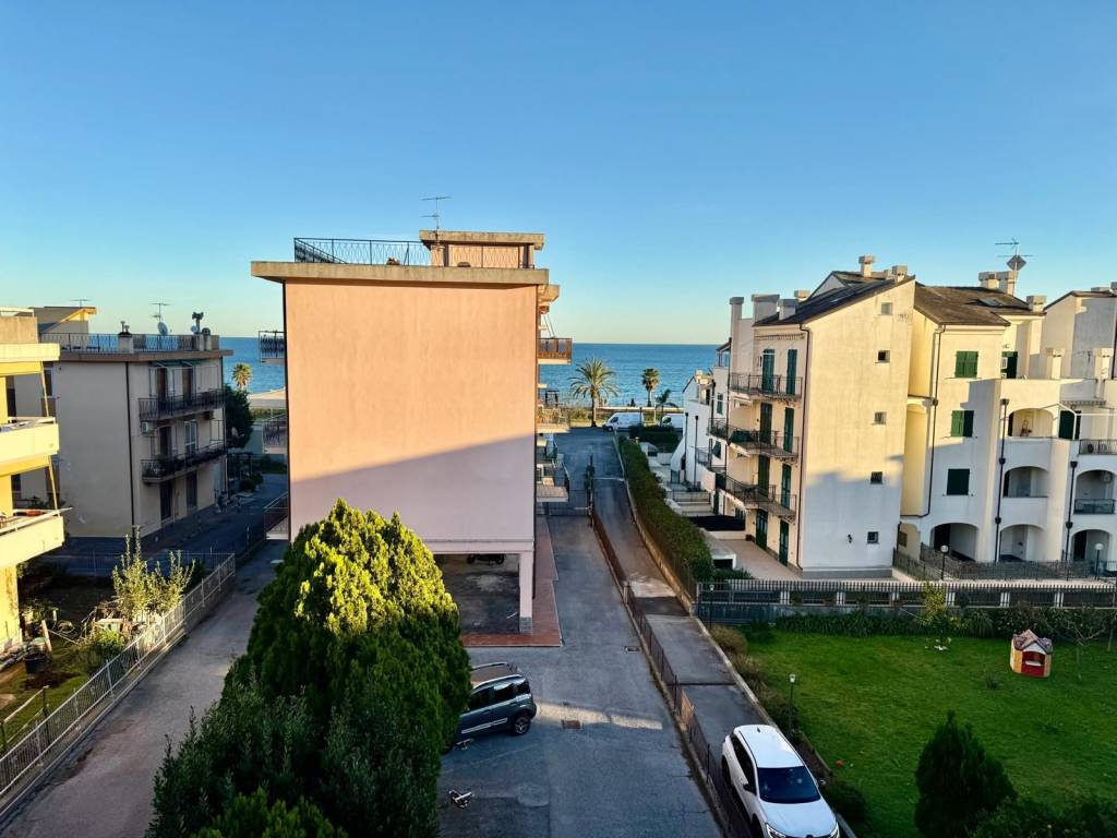 Appartamento a Pietra ligure in Via Pinee - Foto 2