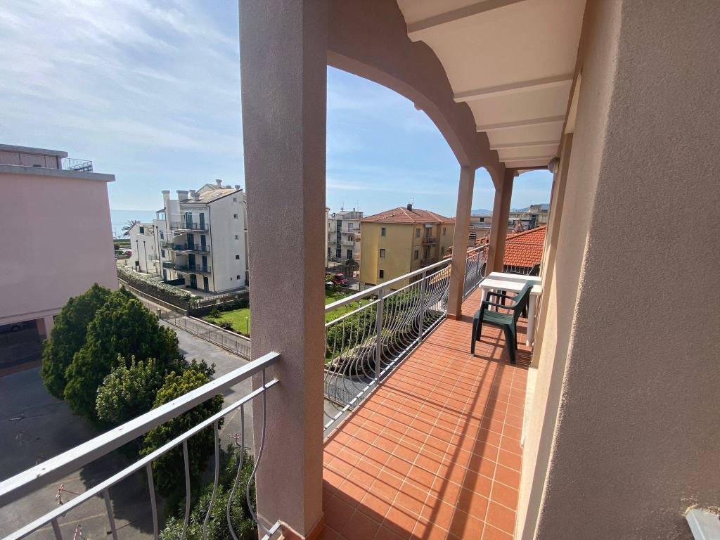 Appartamento a Pietra ligure in Via Pinee - Foto 3