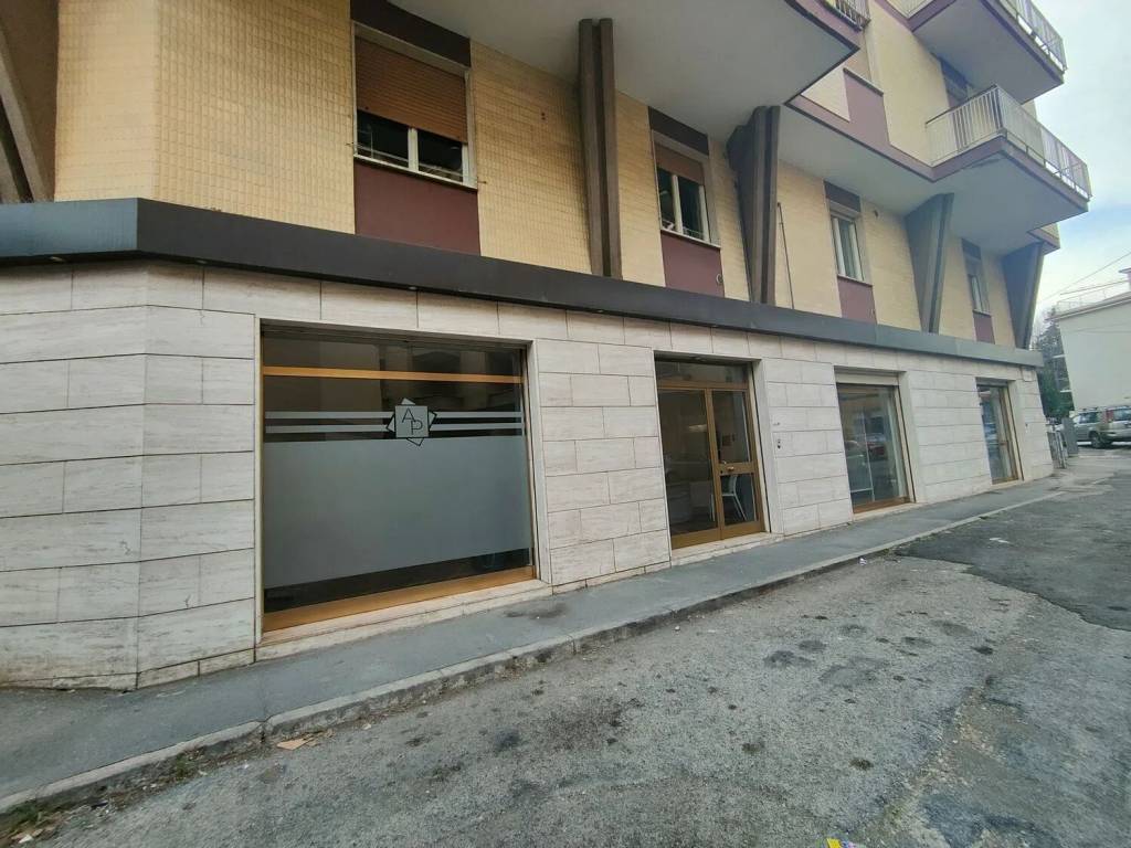 Palazzo / stabile a Chieti in Via Marino da Caramanico, 49 - Foto 5