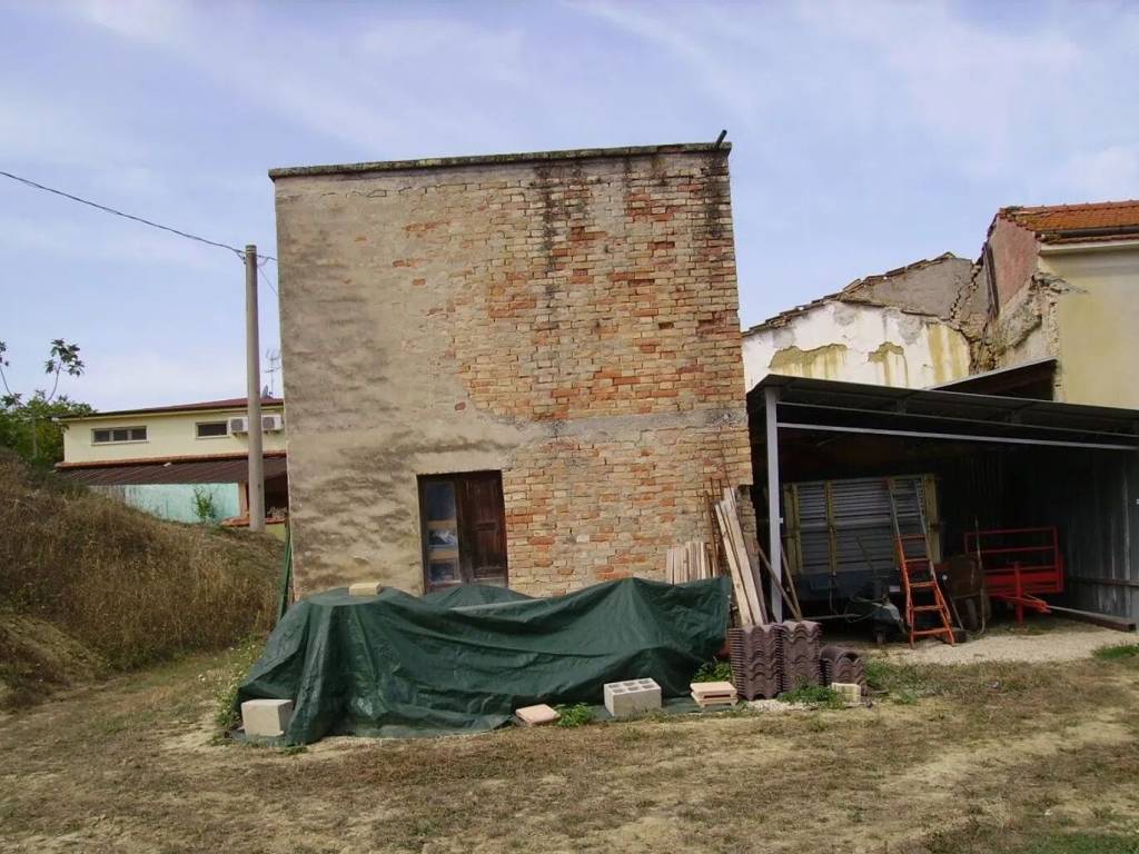 Villa a Chieti in Via Per Popoli S.N.C. - Foto 2