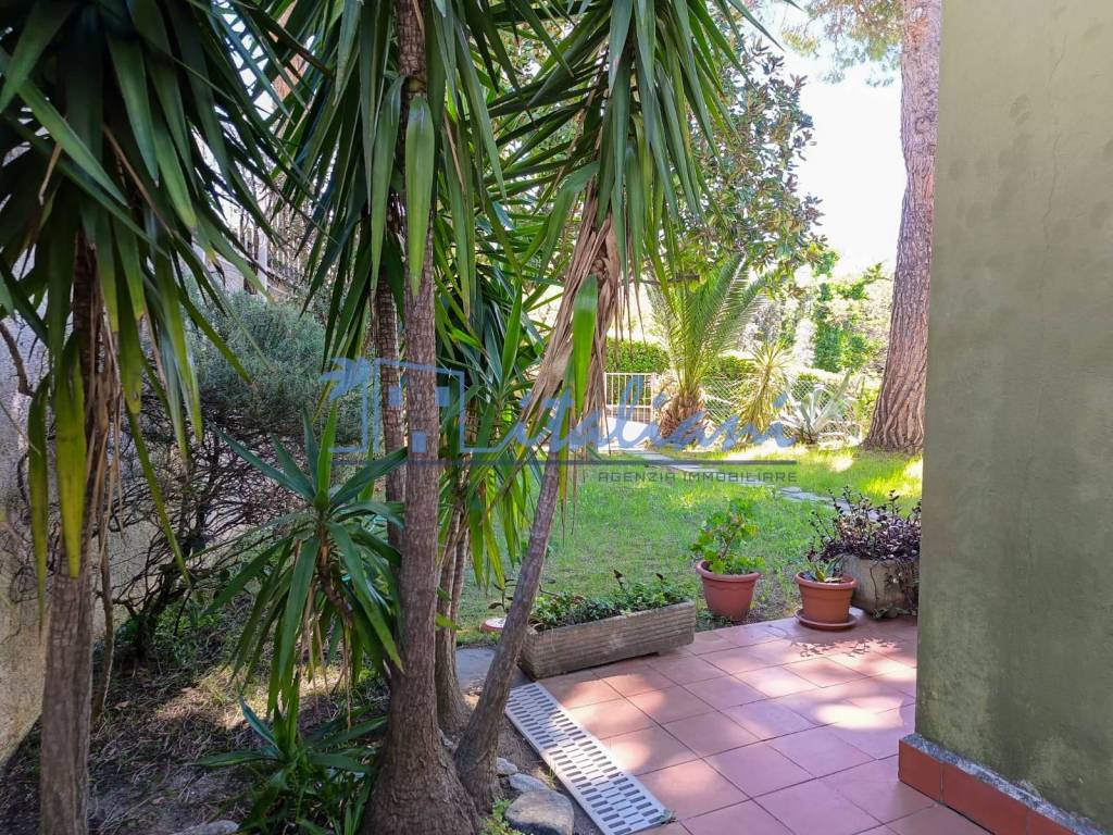 Appartamento a Varazze in Via degli Oleandri - Foto 2