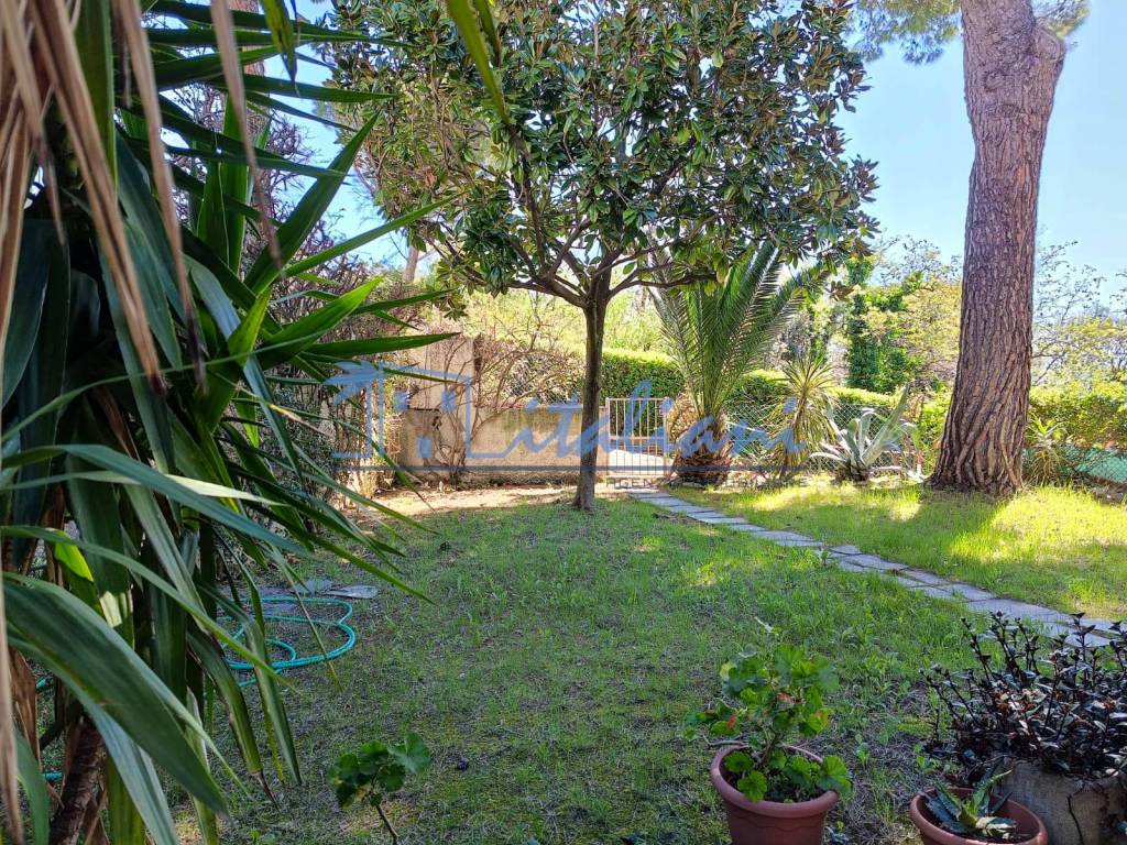 Appartamento a Varazze in Via degli Oleandri - Foto 3