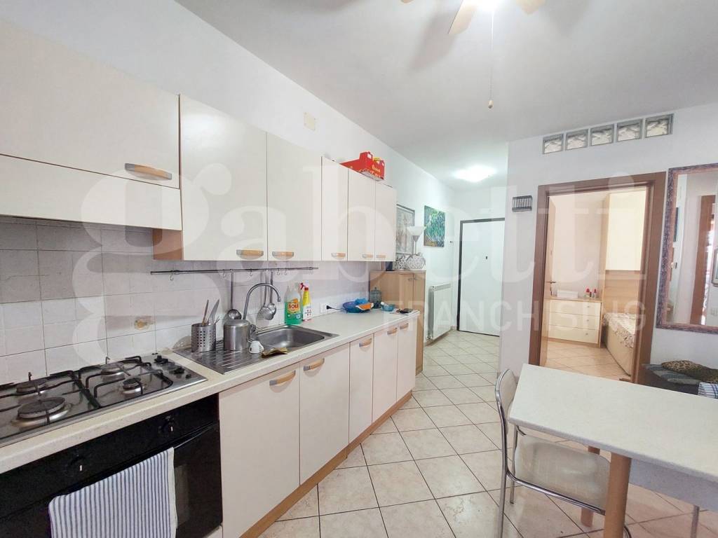 Appartamento a Alba adriatica in Via Ercole Falò, 20 - Foto 2