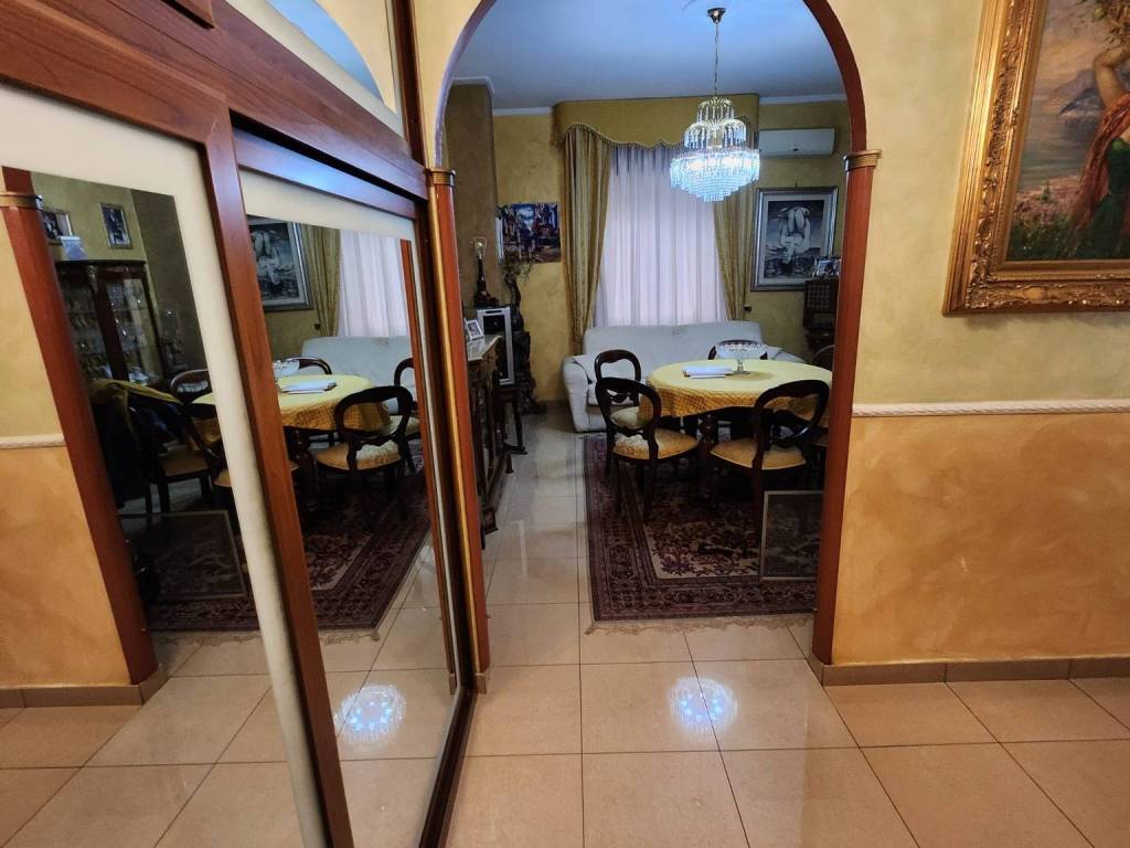 Appartamento a Salerno in Via Andrea Guglielmini - Foto 2