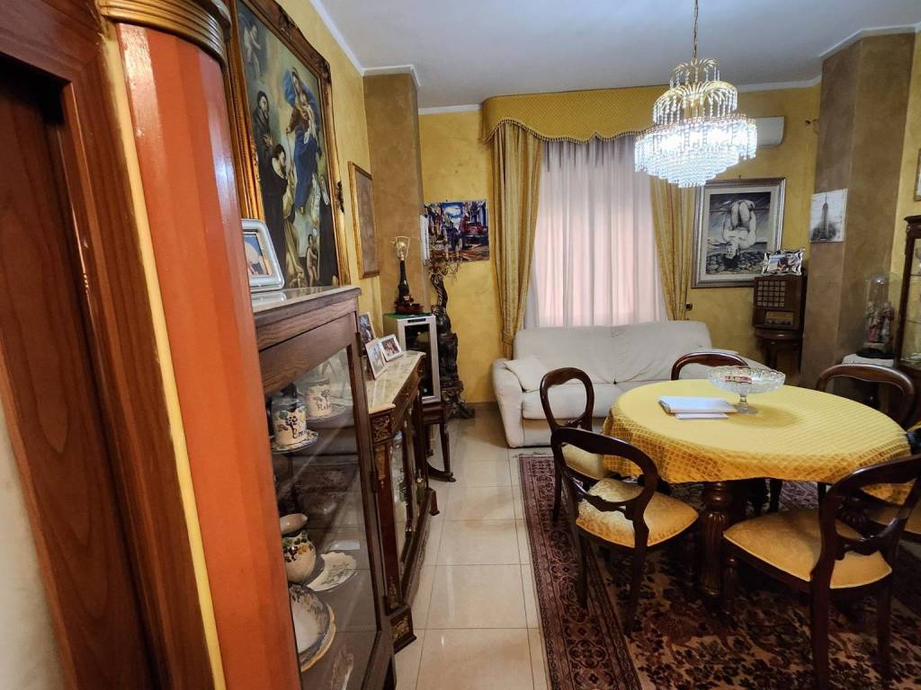 Appartamento a Salerno in Via Andrea Guglielmini - Foto 3