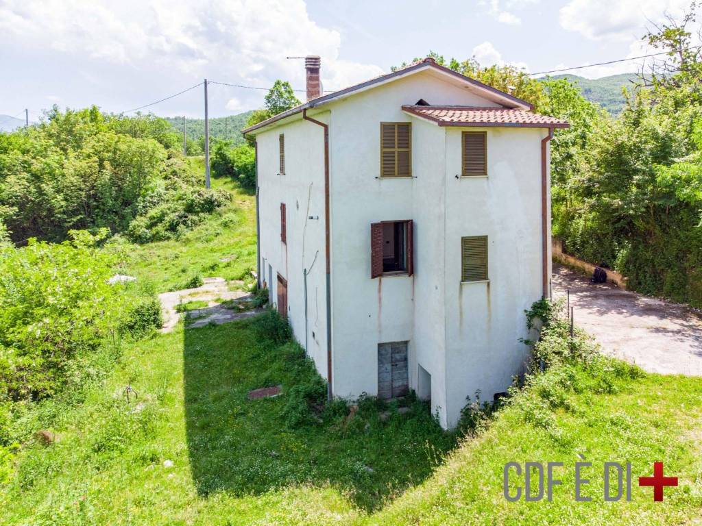 Villa a Longone sabino in Via Rieti - Foto 2