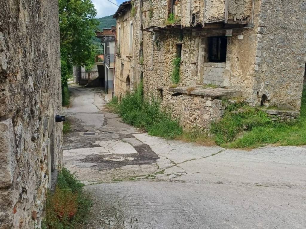 Casa indipendente a Borgorose in Strada Provinciale Borgorose Grotti - Foto 4