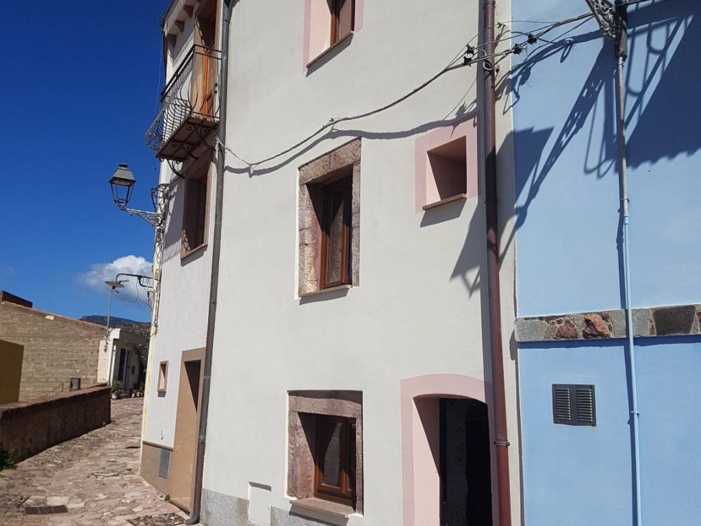 Casa indipendente a Bosa in Via Ultima Costa - Foto 2