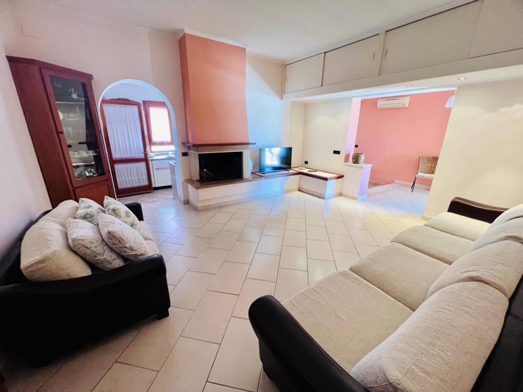 Villa a Aprilia in Via delle Ghiandaie - Foto 4
