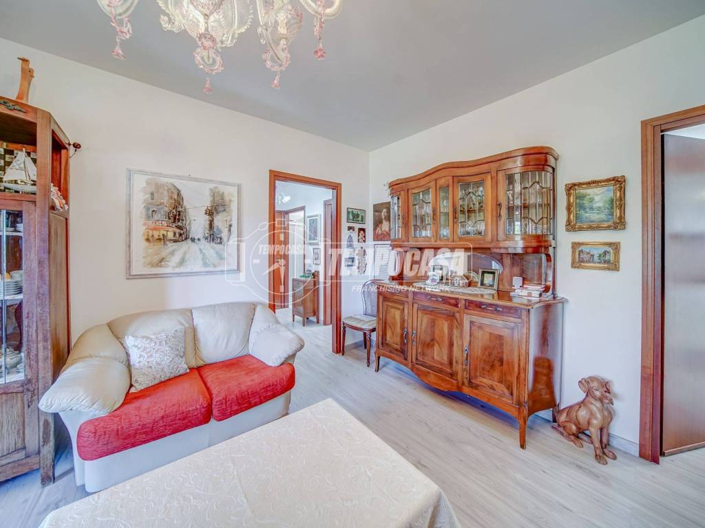 Appartamento a Angera in Via Mascagni 42 - Foto 5