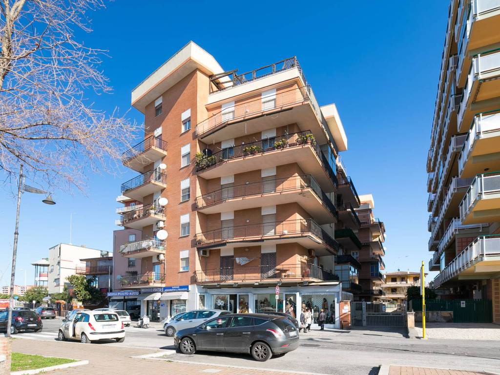 Appartamento a Ladispoli in Via Ancona, 200 - Foto 1
