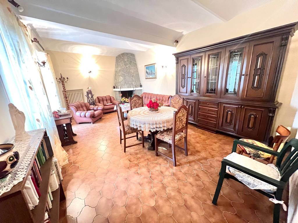 Villa a Sommariva perno in Piazza Guglielmo Marconi - Foto 4