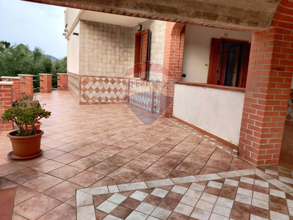Villa a Monte sant'angelo in Via Madonna Delle Grazie, 22 - Foto 5